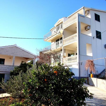 Apartments Nakir Slatine Exterior foto