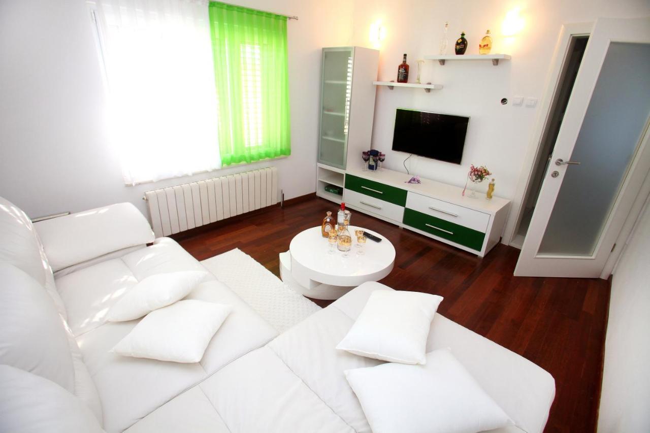 Apartments Nakir Slatine Cameră foto