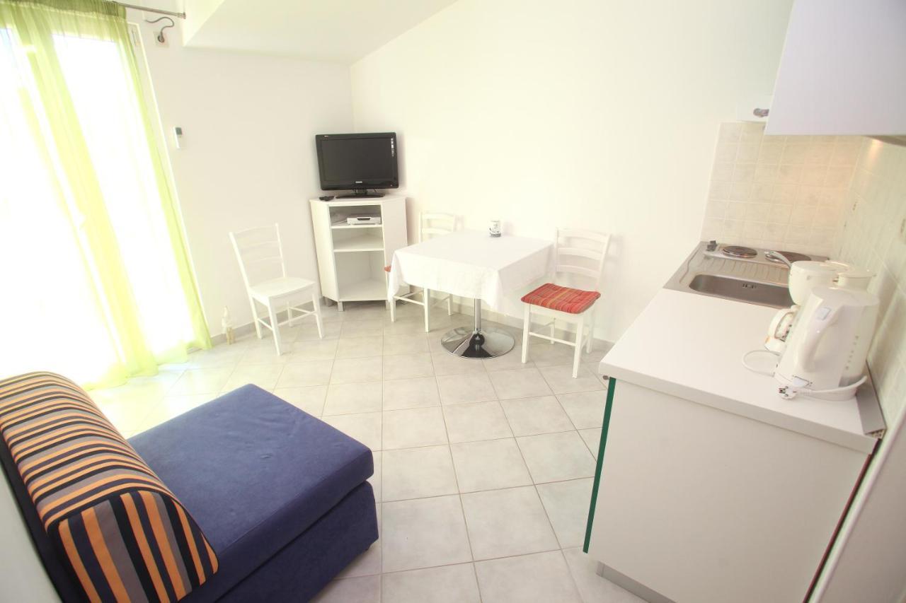 Apartments Nakir Slatine Cameră foto