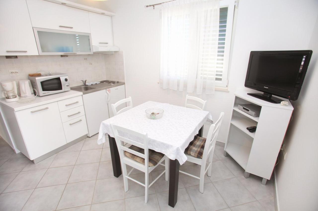 Apartments Nakir Slatine Cameră foto