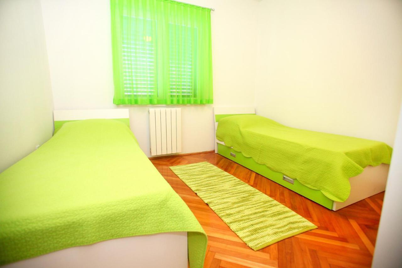 Apartments Nakir Slatine Cameră foto
