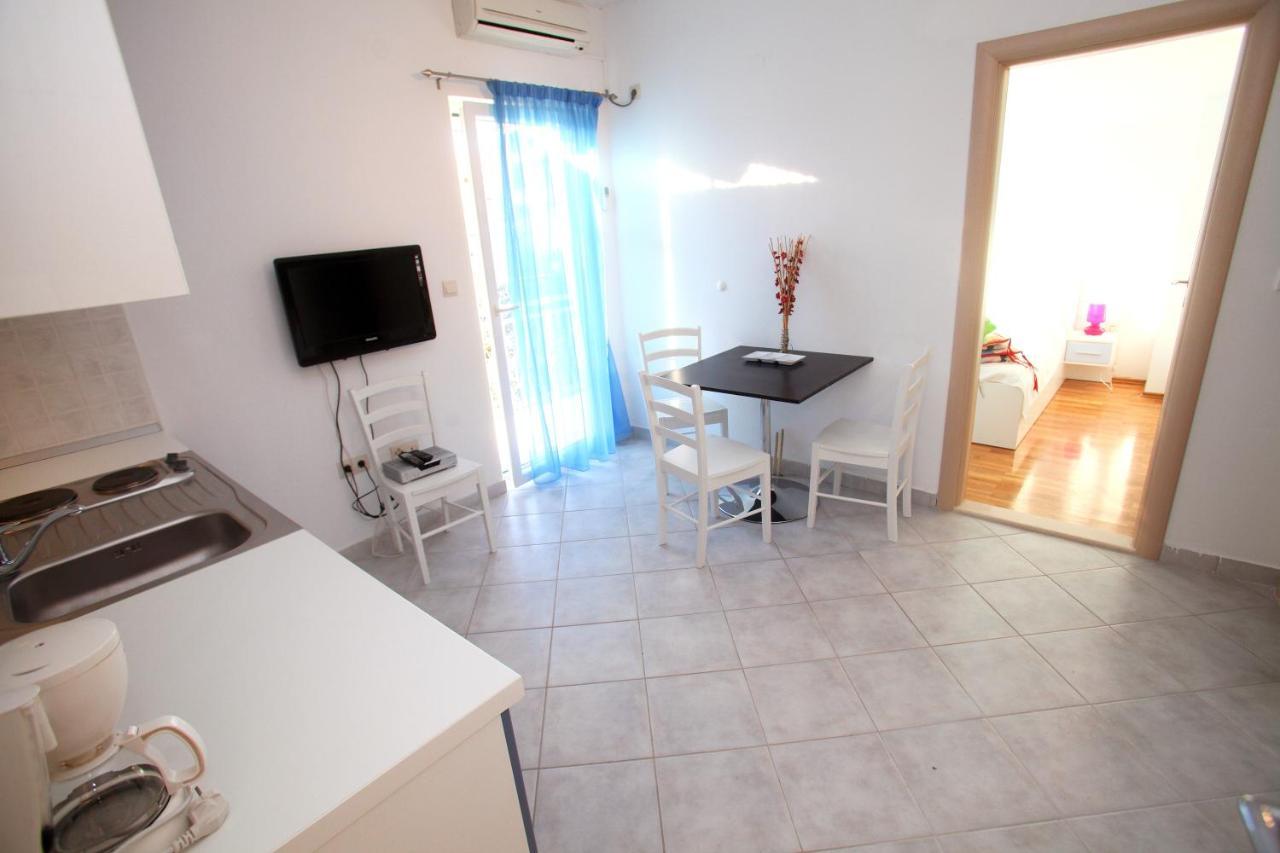Apartments Nakir Slatine Cameră foto