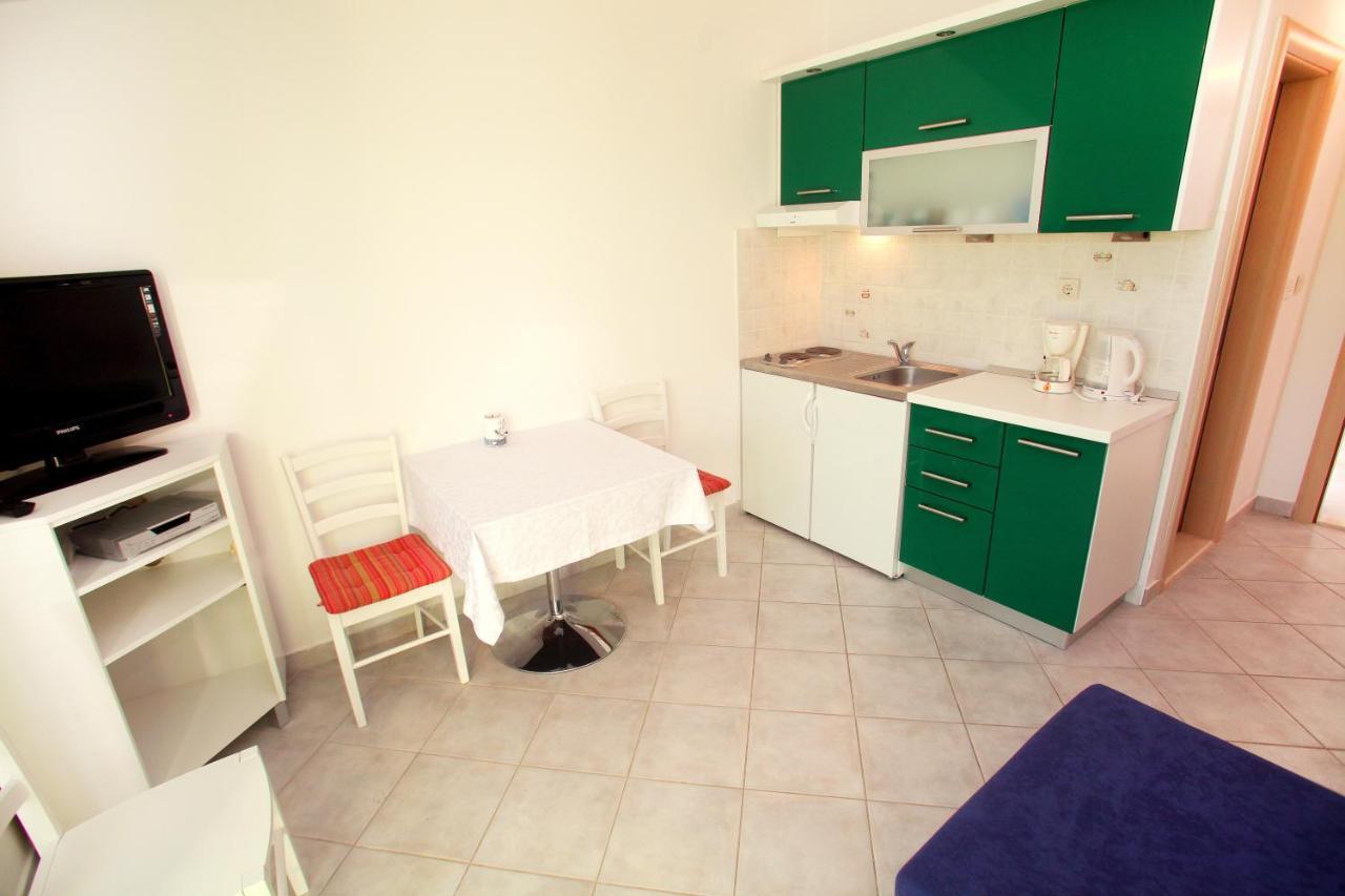 Apartments Nakir Slatine Cameră foto